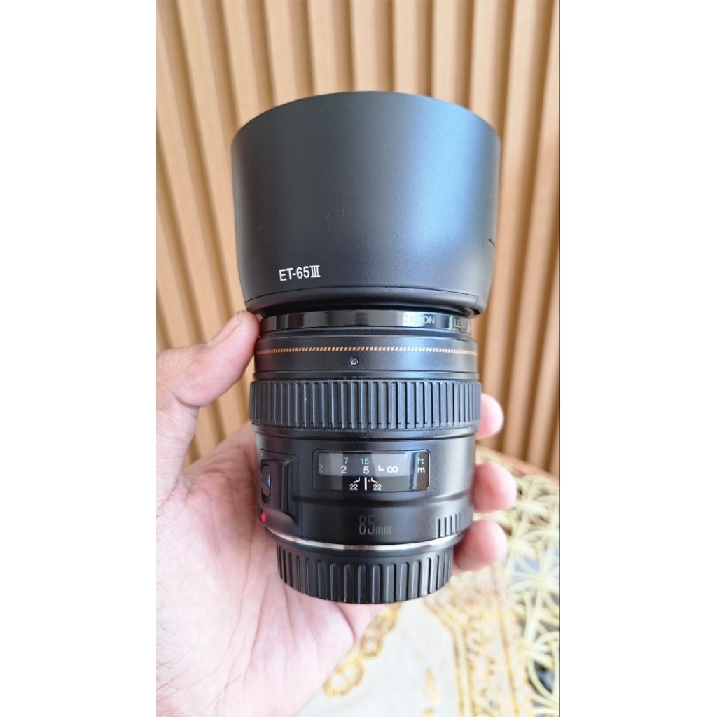 Lensa Canon 85mm USM, F 1.8 second