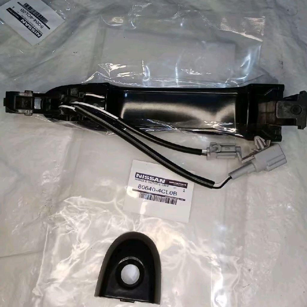 HANDLE HANDLE PINTU LUAR DEPAN NISSAN JUKE SET SENSOR ASLI NISSAN