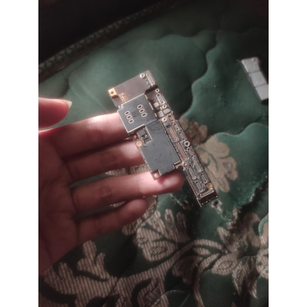mesin iPhone xs max 64gb lock iCloud normal
