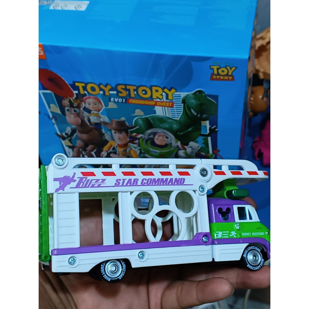 diecast Buzz Lightyear x Mickey merk tomica