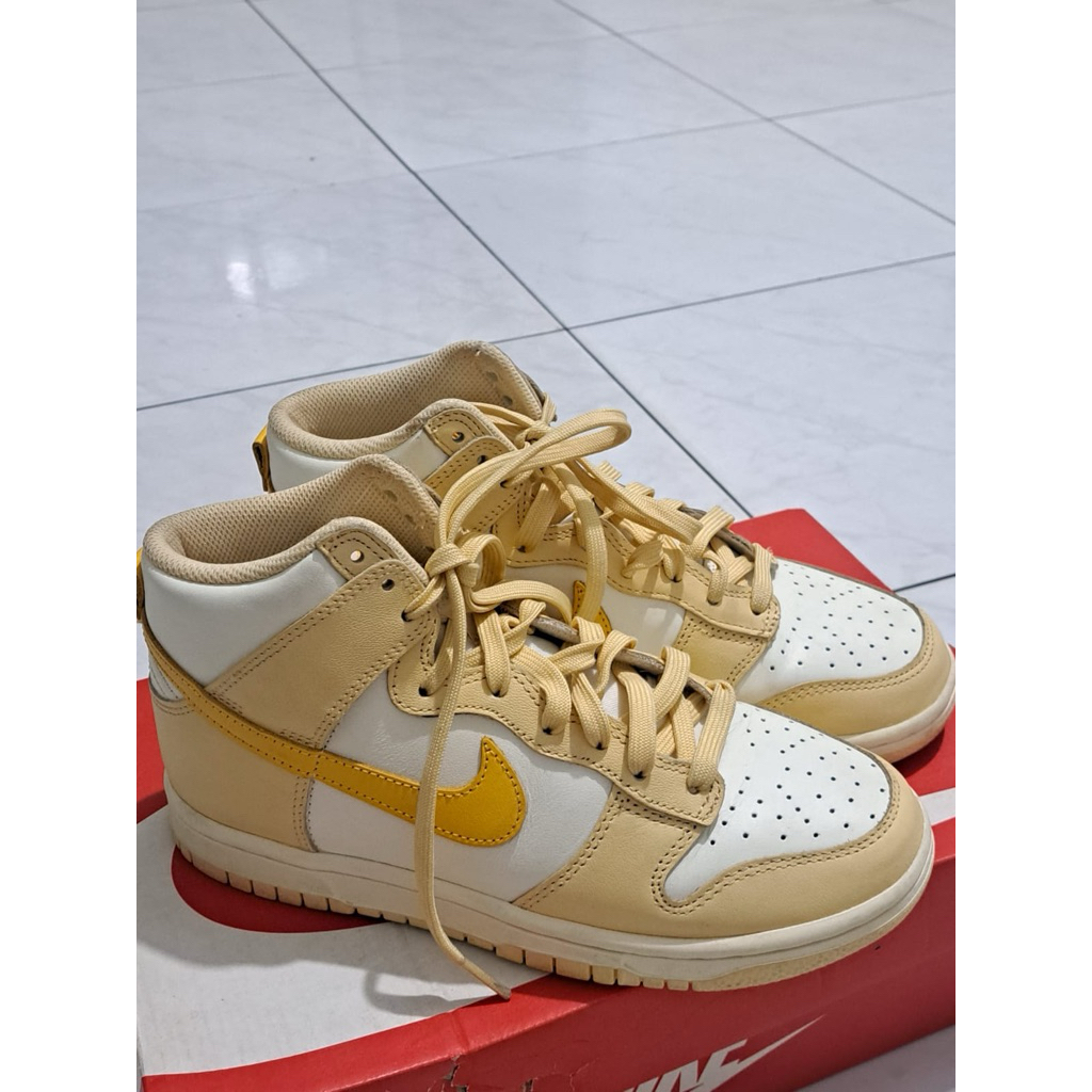 NikeDunkHighYellow