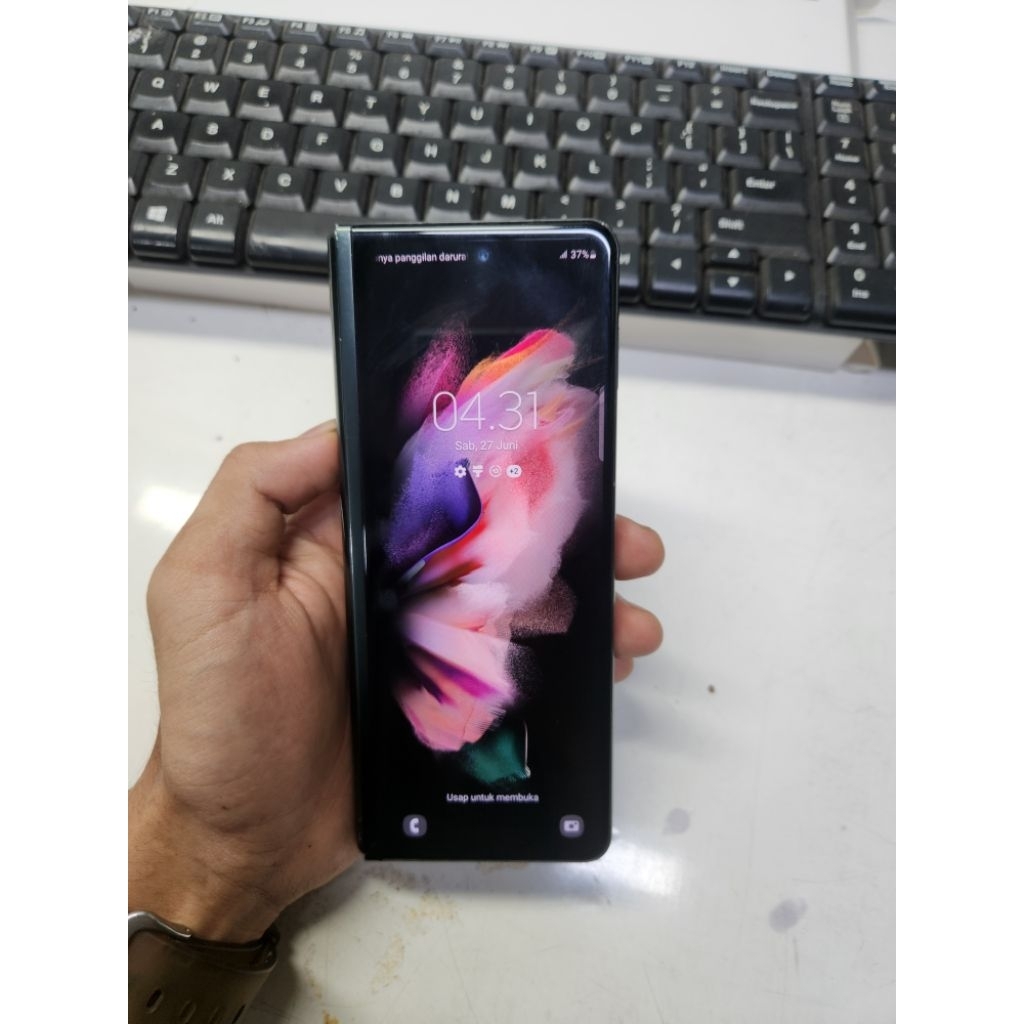 samsung z fold 3 12/512 gb minus layak pakai