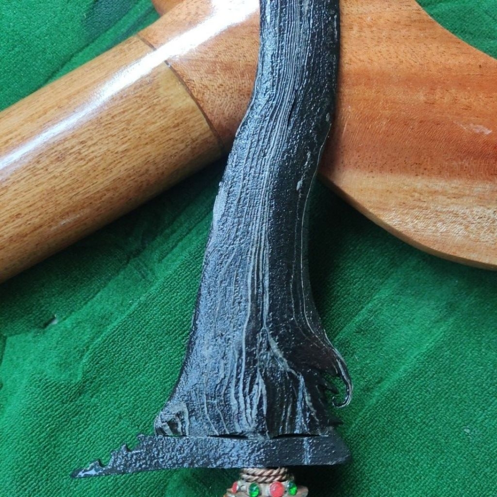 Keris Pamengkang Jagat (luk5)