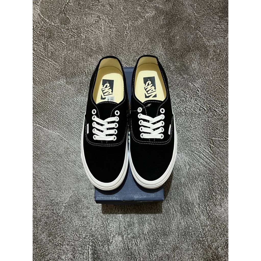 VANS LX AUTHENTIC REISSUE 44 BLACK WHITE