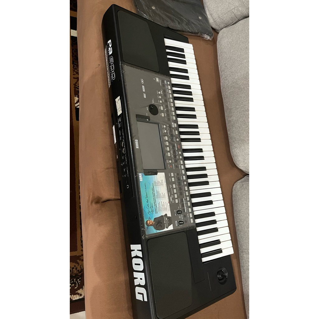 Korg Pa 600 bekas segel atas bawah
