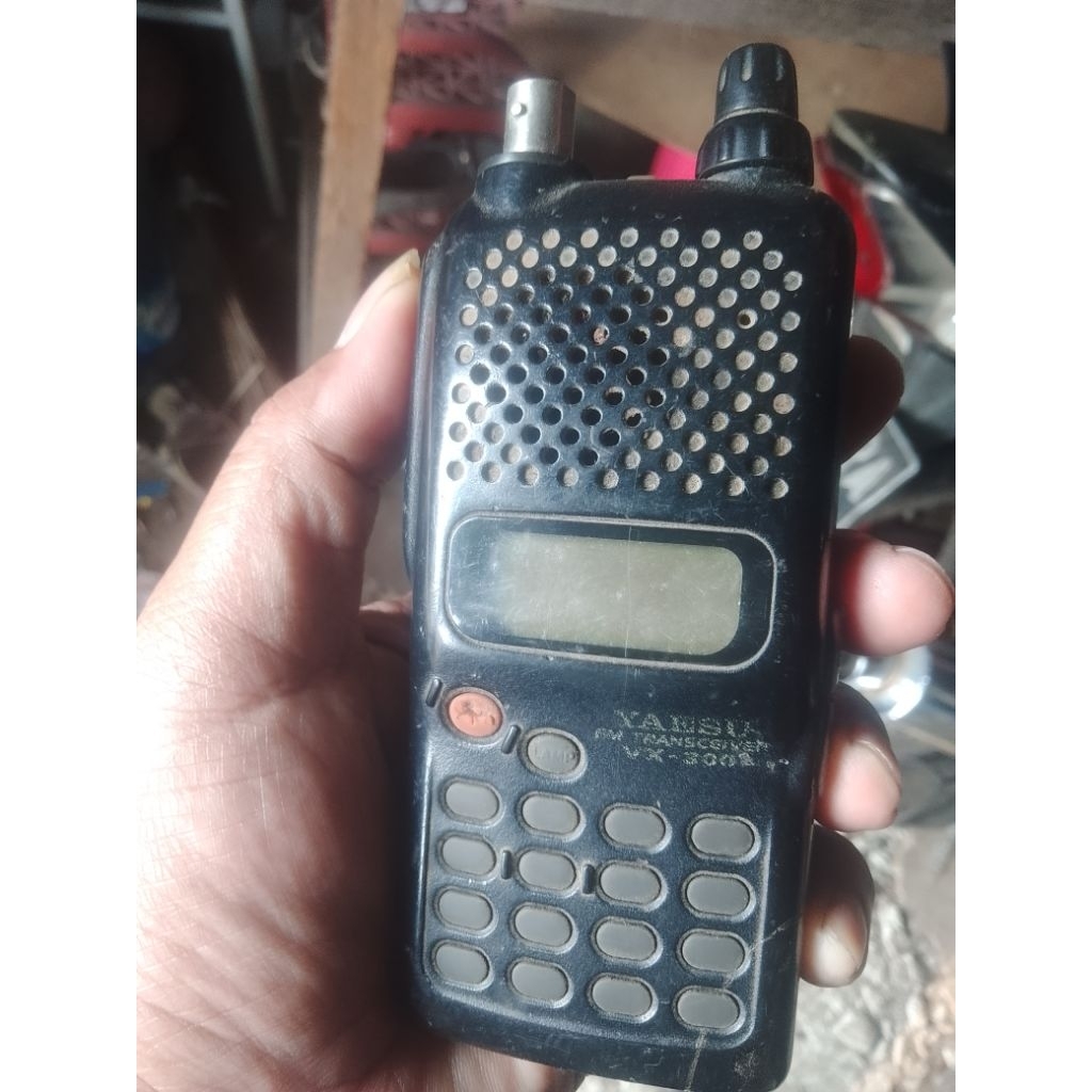yaesu vx 300 (1X) VHF.