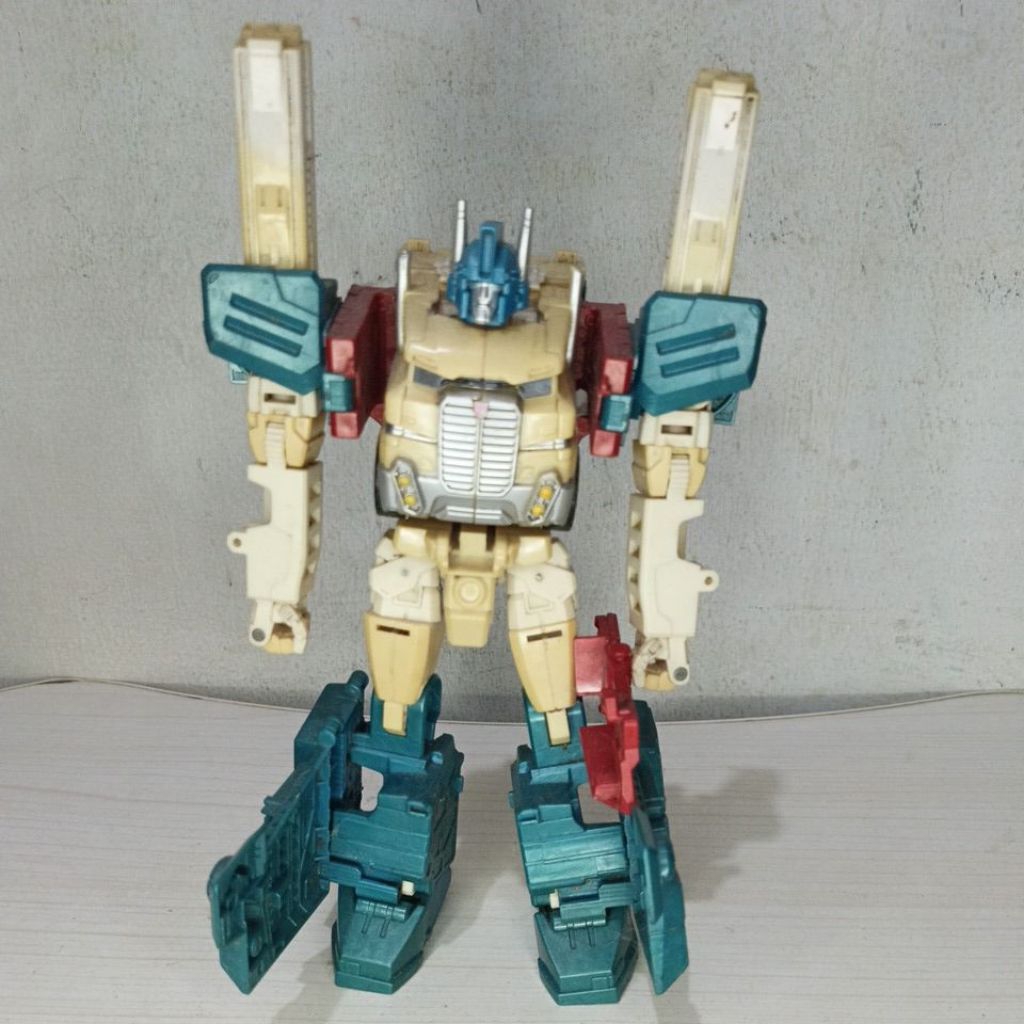 Transformers autobot ultra magnus minus