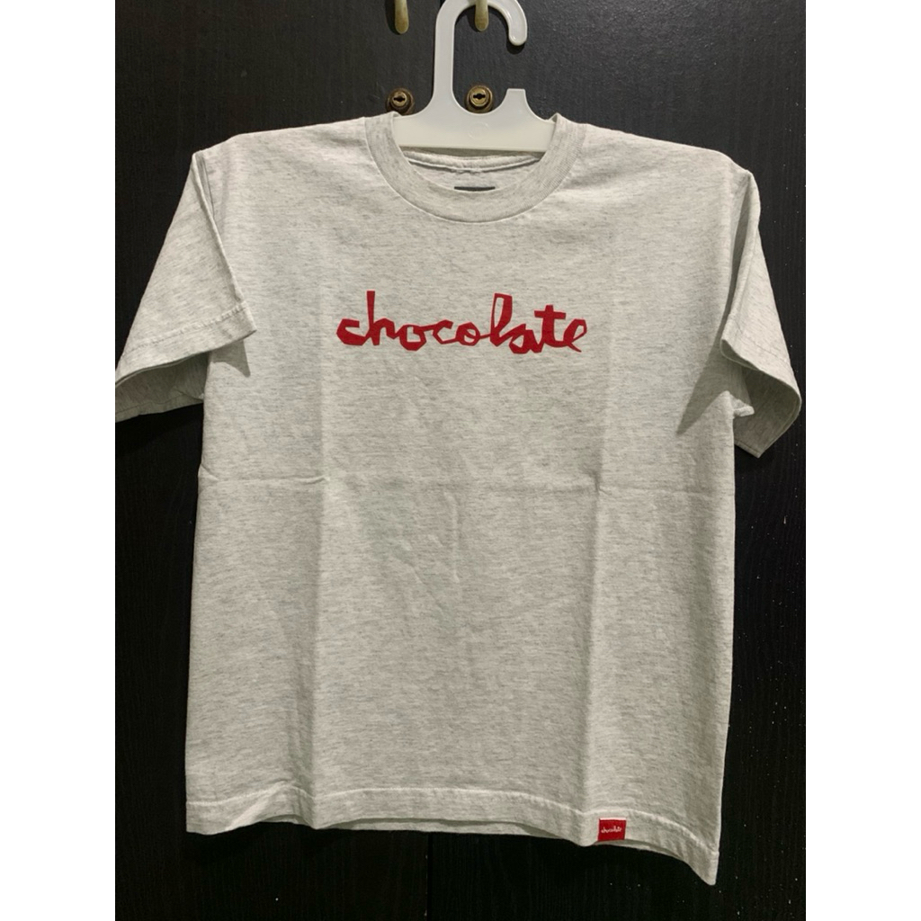 Kaos chocolate skateboard on tag size M