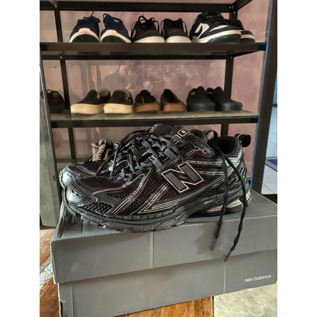 Sepatu Second New Balance 1906R Black Silver Metalic