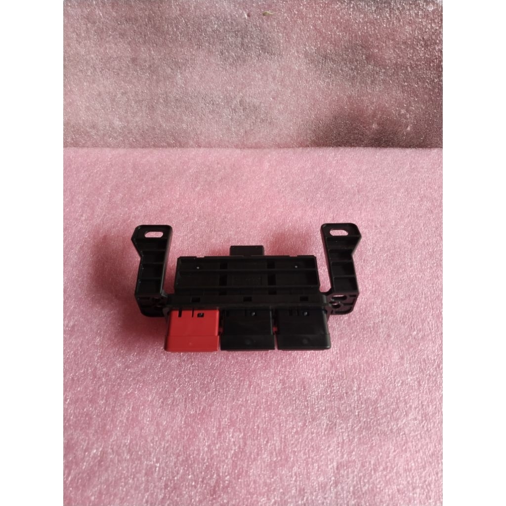 Saklar Hazard Tombol Lampu Hazard Ac Daihatsu Luxio Original
