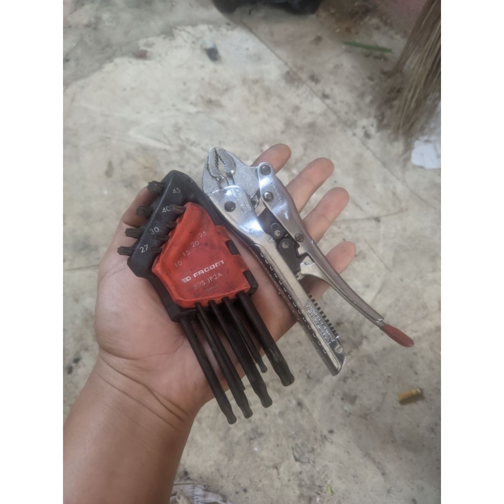 Kunci Facom