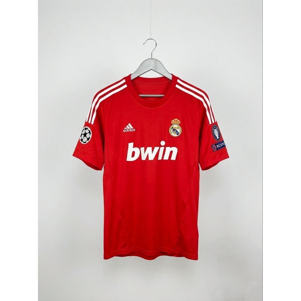 jersey ketiga Real Madrid musim 2011/2012