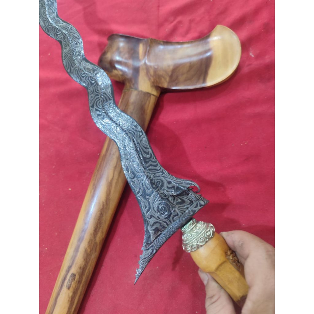 Keris Istimewa pamor Lar gangsir dan Puser bumi