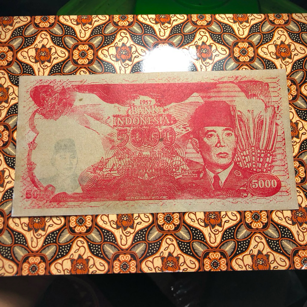 Koleksi Uang Kertas Lama Sukarno Rp. 5000 tahun 1957