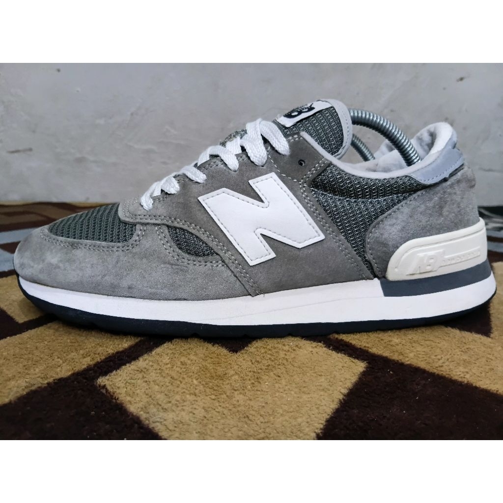 Sepatu NB 990 v1 USA 30th Anniversary
