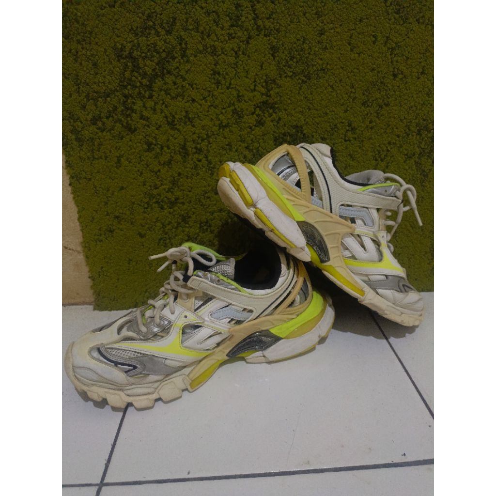 Preloved balenciaga track 2 size 41