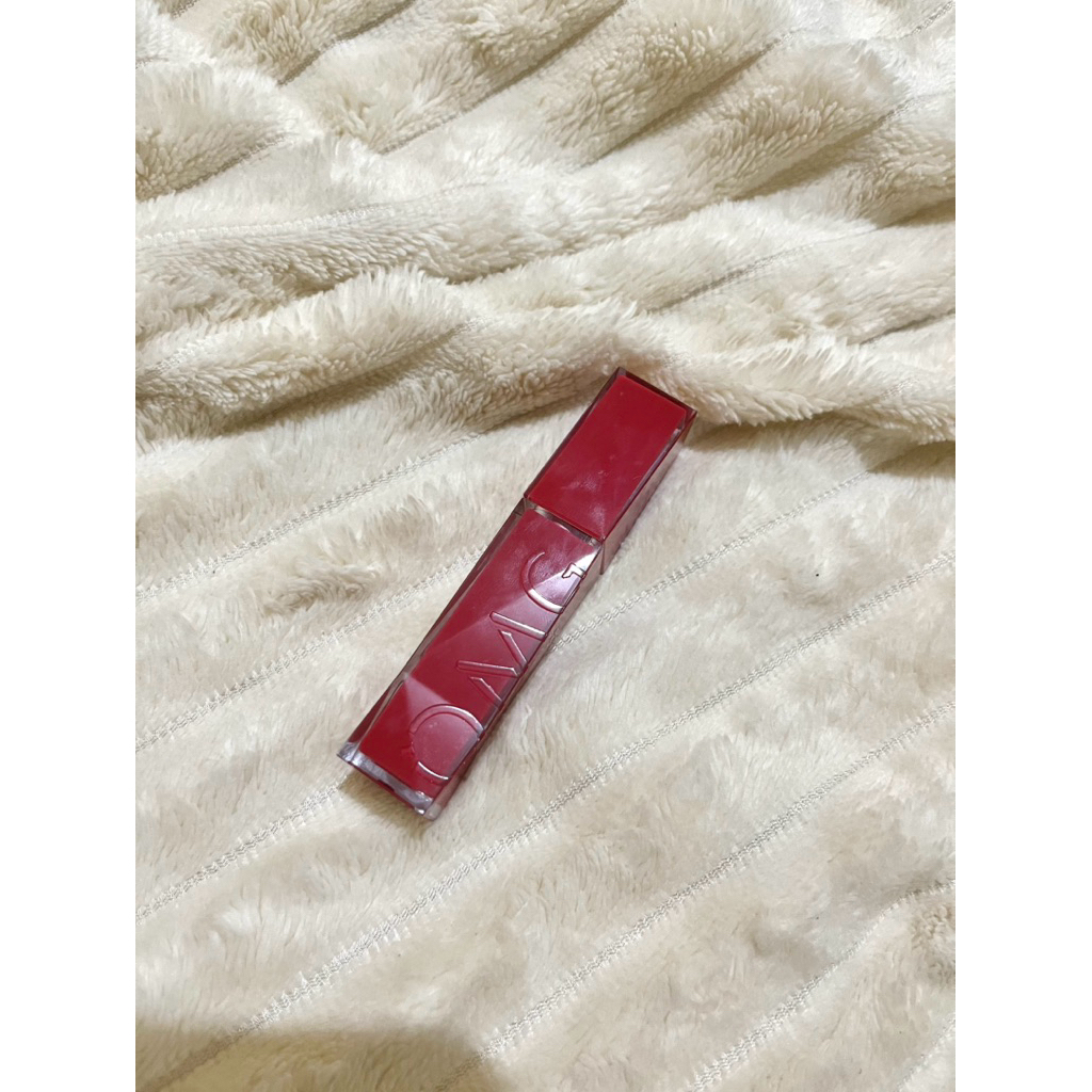 preloved omg lip vinyl 07 latte crush
