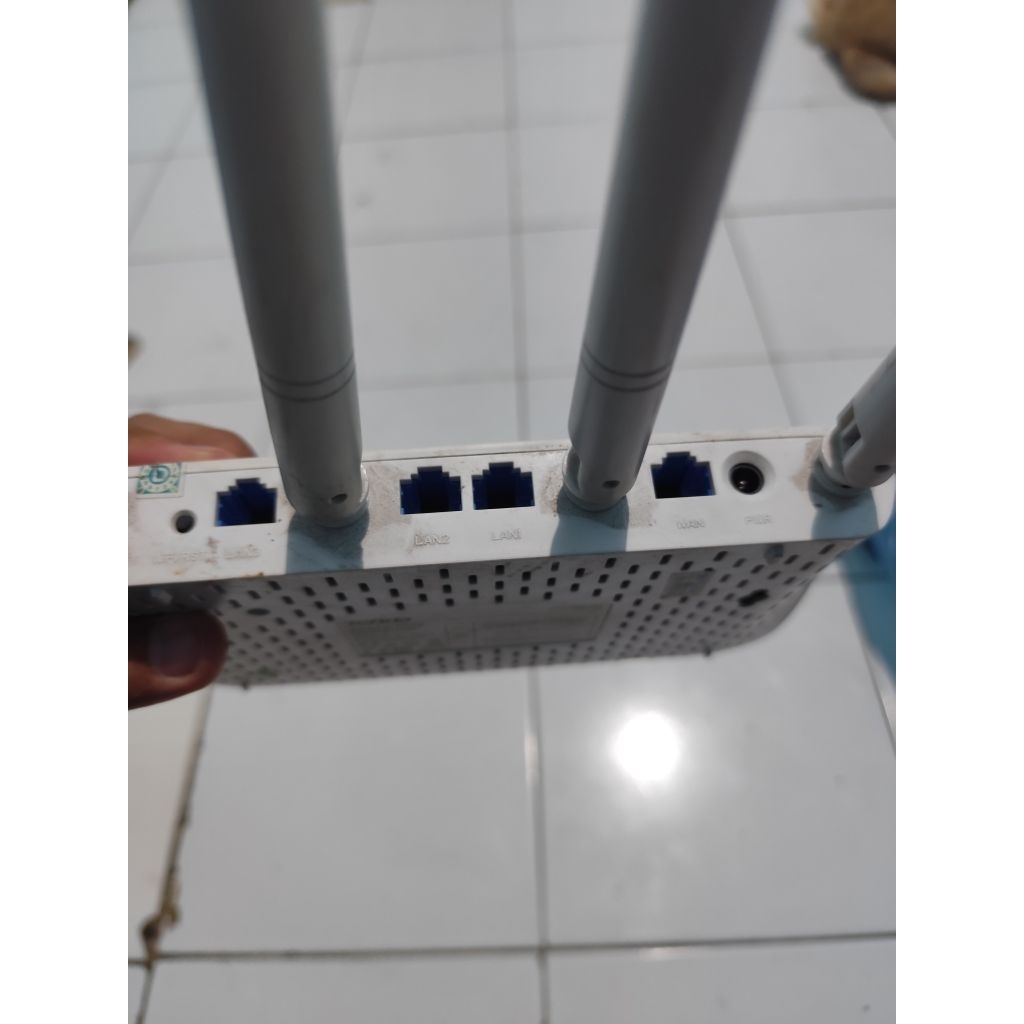 Router Wifi Tenda F6 N300 Wireless Router 4 Antena Bekas Second Normal