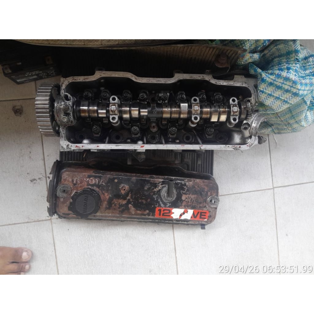 Silinder head corolla se saloon