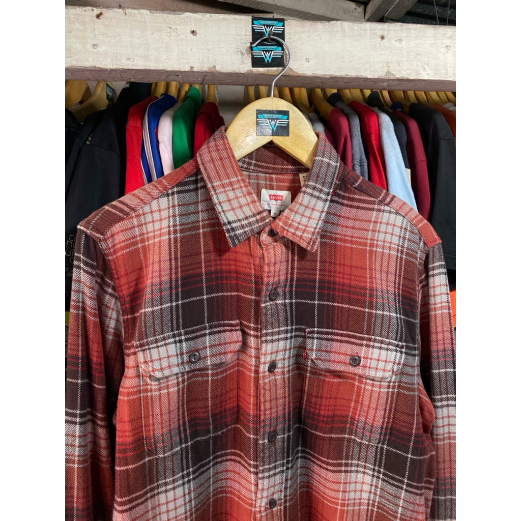 Kemeja Flannel Levi’s