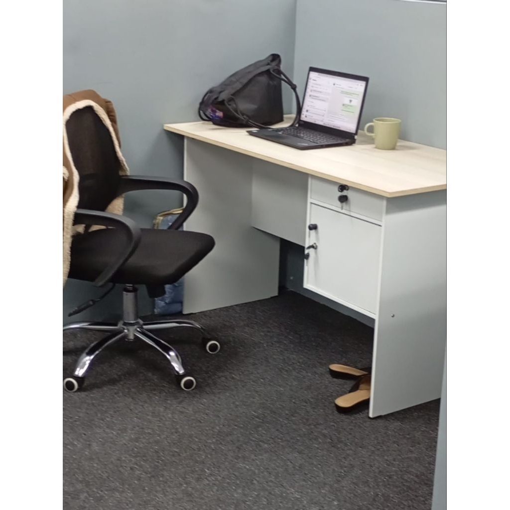 meja kantor meja tulis kursi kantor paket meja kursi hitam