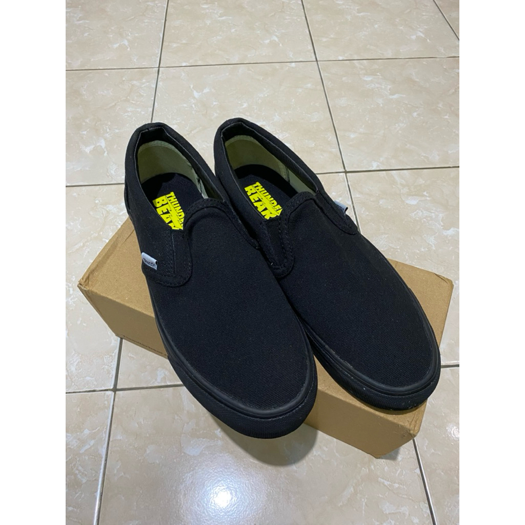 Thunderbear slip on size 41