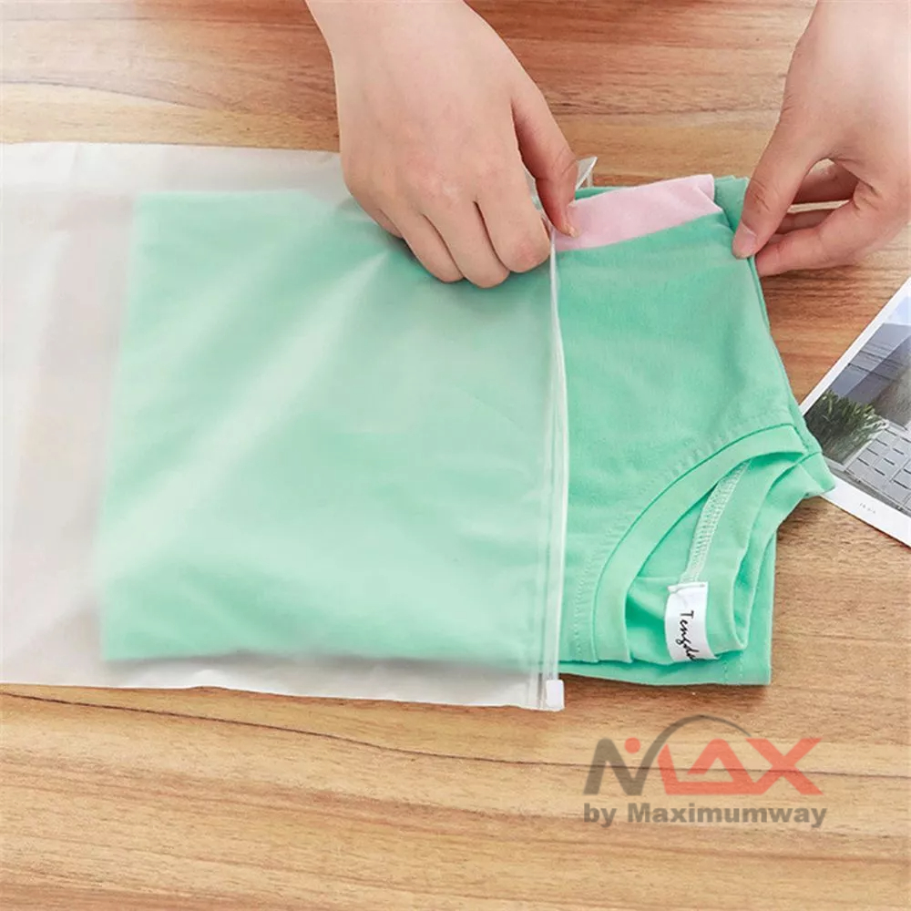 Kantong plastik tebal dengan zip sleeting untuk organizer bepergian dan menyimpan barang anti debu Translucent Zip Lock Suitcase Storage Pouch Waterproof Scrub EVA Plastic Bag With Hole Cloth Organizer Accessory Fashion Travel Pouch Portable Storage