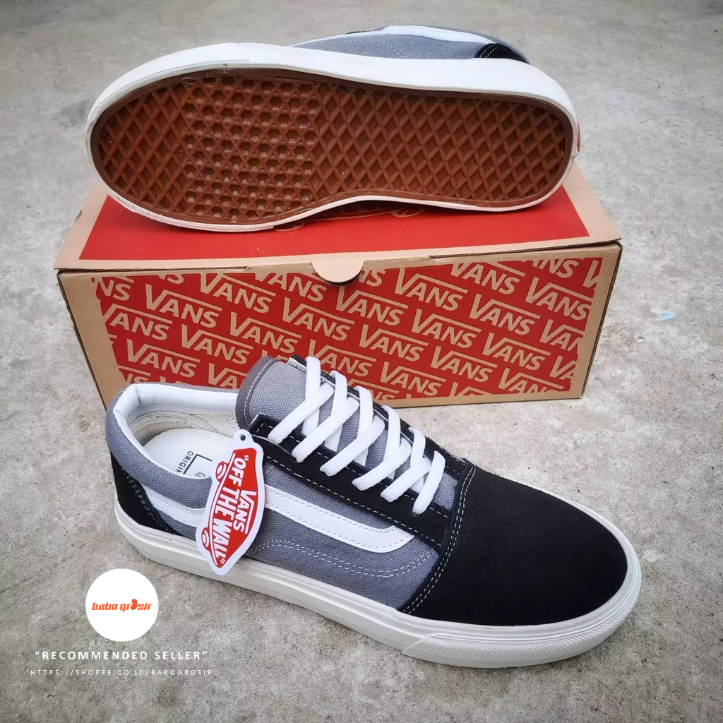 PROMO Sepatu Sneakers Vans Oldskool Black Grey OG Premium Quality. Upper Suede Leather, Waffle DT Rubber Anti Slip, Tag Made in China dengan Harga TERMURAH