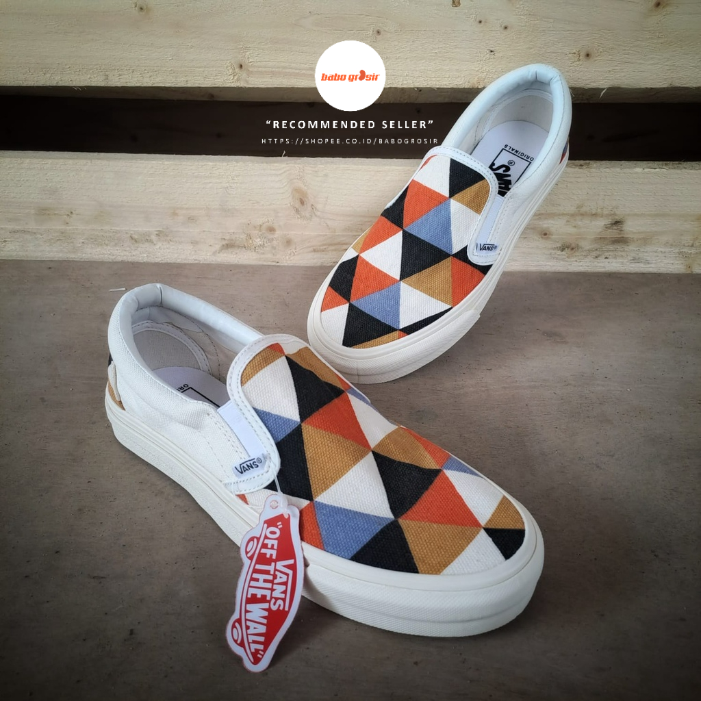 PROMO Sepatu Slip On Pria Wanita | Vans Slip On Triangle Premium Import Quality, Include Box, Upper Kanvas, Waffle DT Anti Slip, Tag Made in China