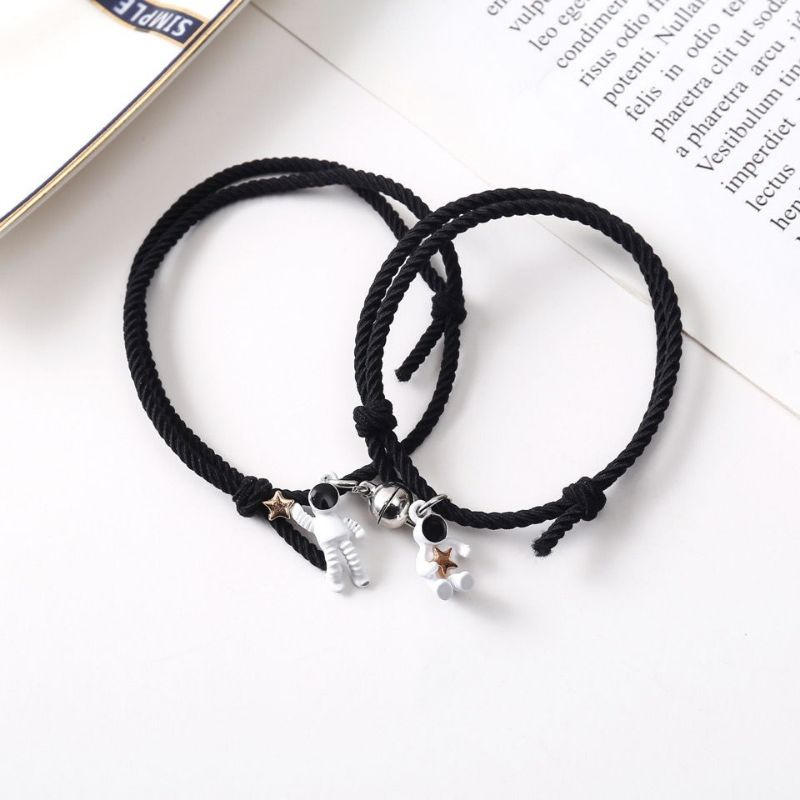 gelang couple magnet astronot gelang couple sahabat astronot 2 pcs (1 pasang)