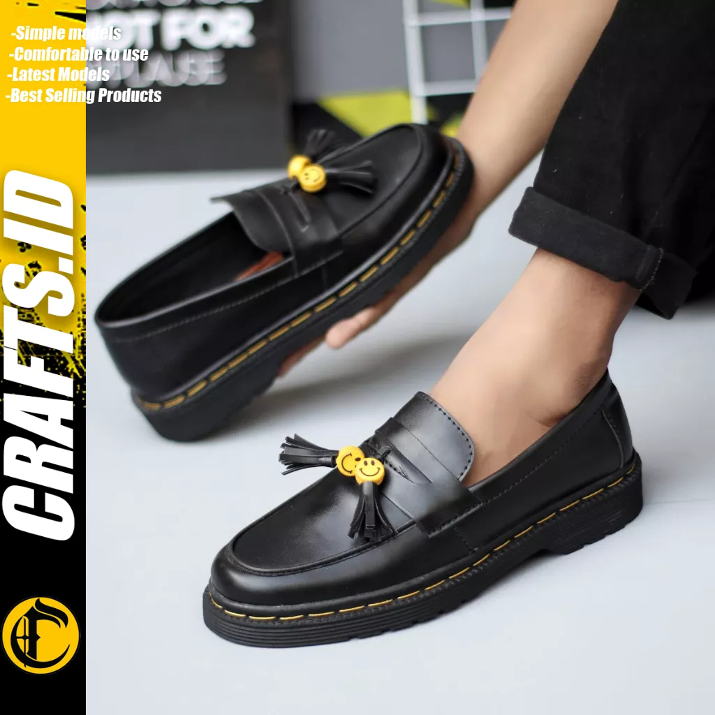 Sepatu Loafers Docmart Pantofel Kulit PU Hitam Smile Pria