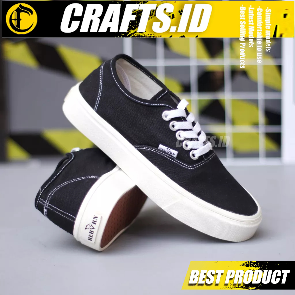 Sepatu Kasual Sekolah Sneakers Hitam Pria