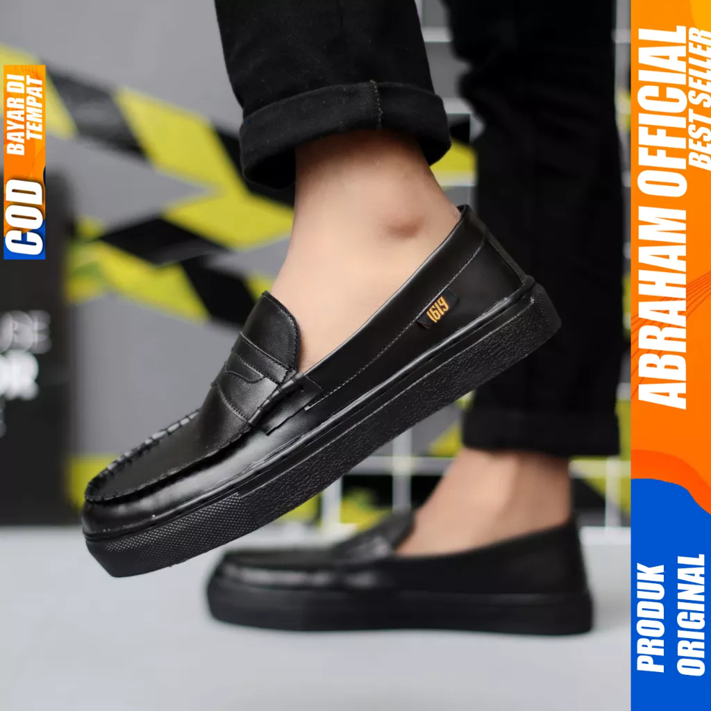 Sepatu Loafers Hitam Casual Formal Slop Kerja Pria