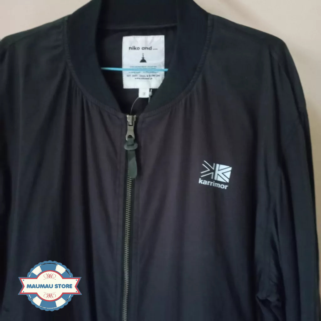 PL JAKET BOMBER HITAM AND ISTIMEWA