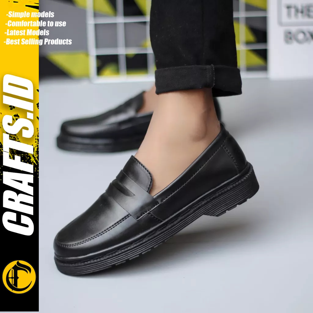 Crafts Sepatu Loafers Kerja Hitam Pantofel Pria