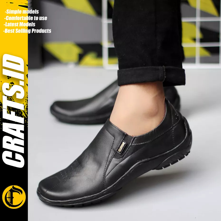 CRAFTS - Sepatu Formal Casual Pantofel Hitam Kulit Pria