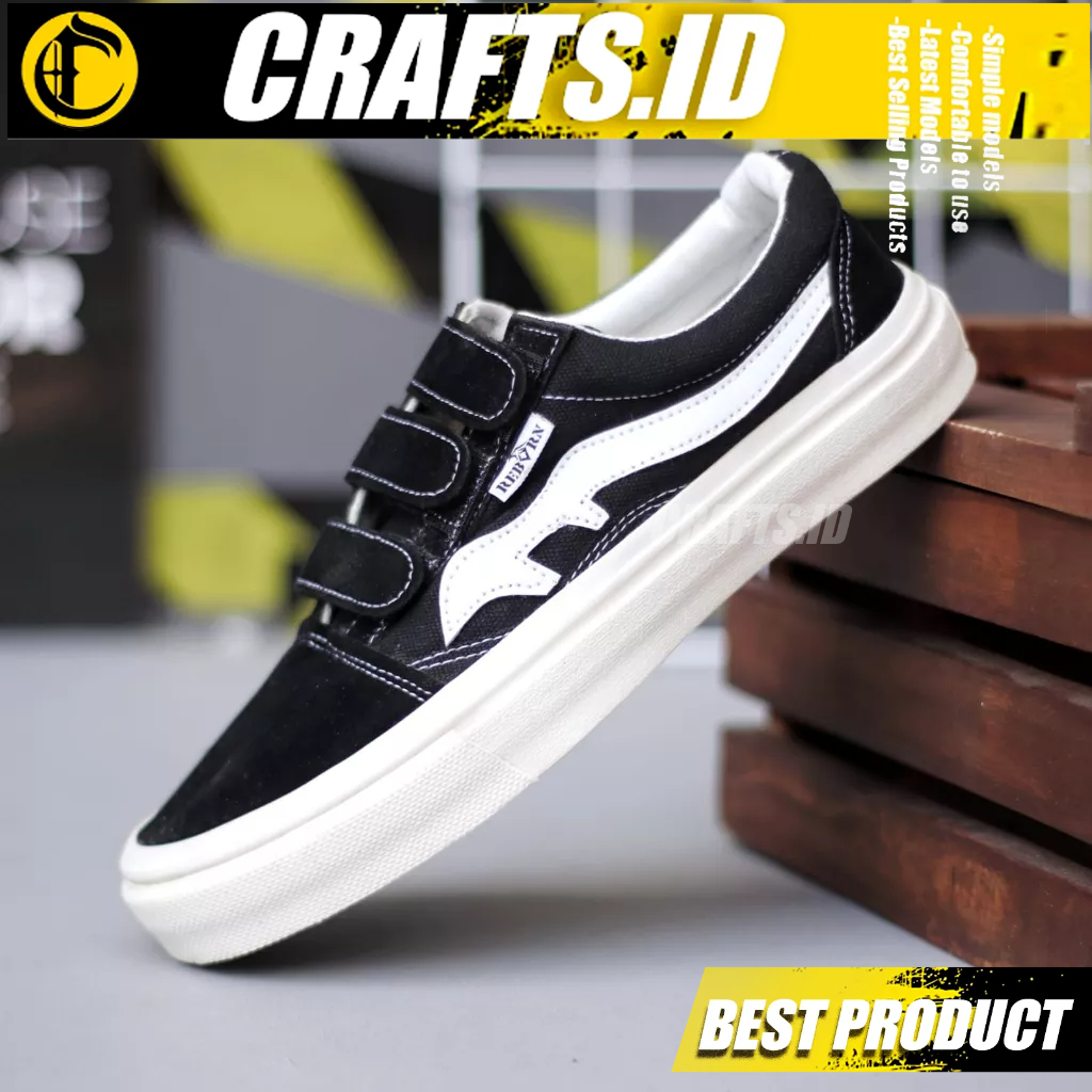 Sepatu Kasual Sekolah Sneakers Hitam Pria