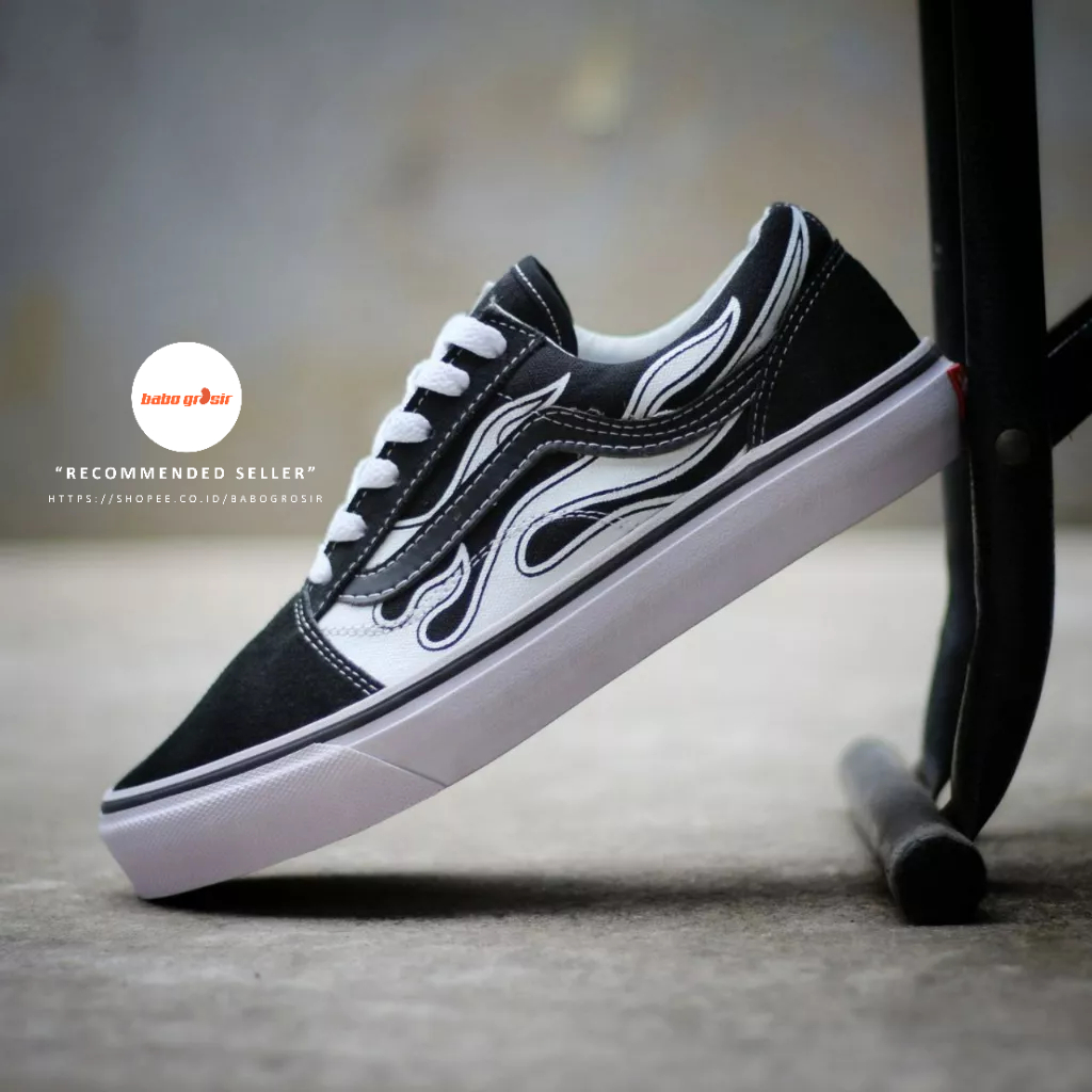 PROMO Sepatu Vans Oldskool Flame White (Api Putih), Upper Kanvas, Kulit Suede, Sol Waffle DT Anti Slip, Premium Import Quality Tag Made in China, Harga Termurah