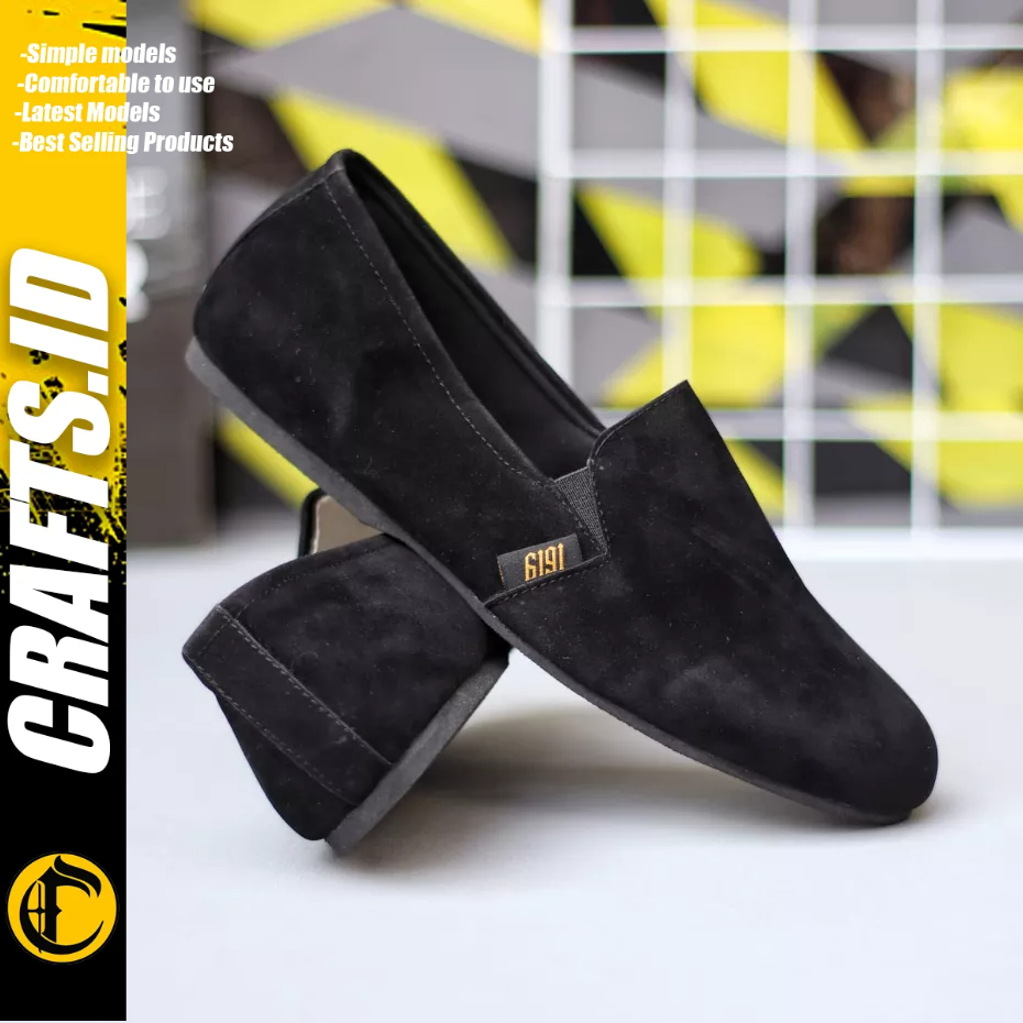 CRAFTS - Sepatu Slip-on Casual Full Hitam Pria