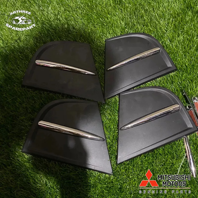 Garnish Bumper belakang Mitsubishi Mirage 2016 Original