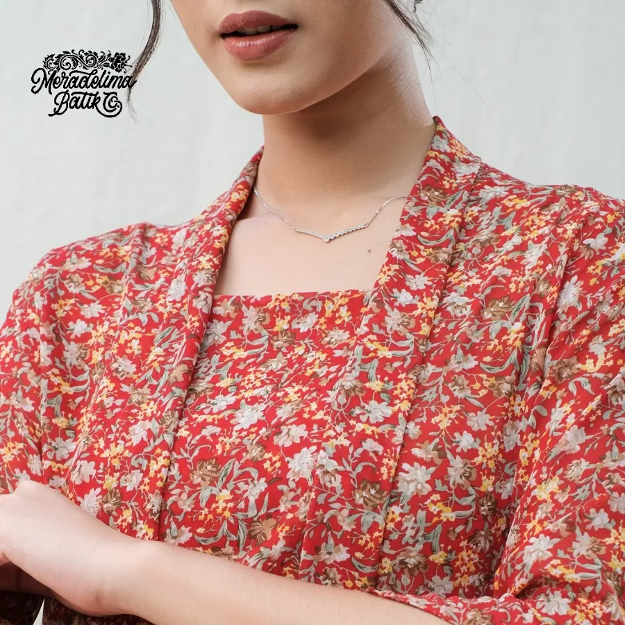 Kebaya Kutubaru Adelia Lengan 7/8 Meradelima Sifon Merah