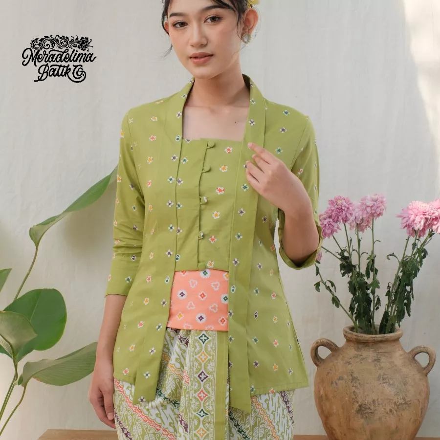 Kebaya Kutubaru Etnik Jasmine Lengan 7/8 Meradelima Katun Hijau