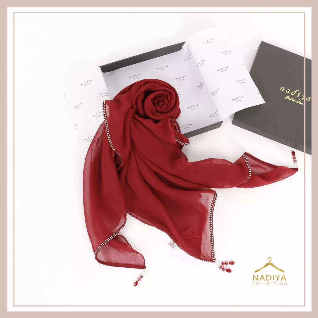 Miranda Dewi Scarf - Louisaluna Shafira Diamond Scarf Paris Japan Square Signature Series by Nadiya