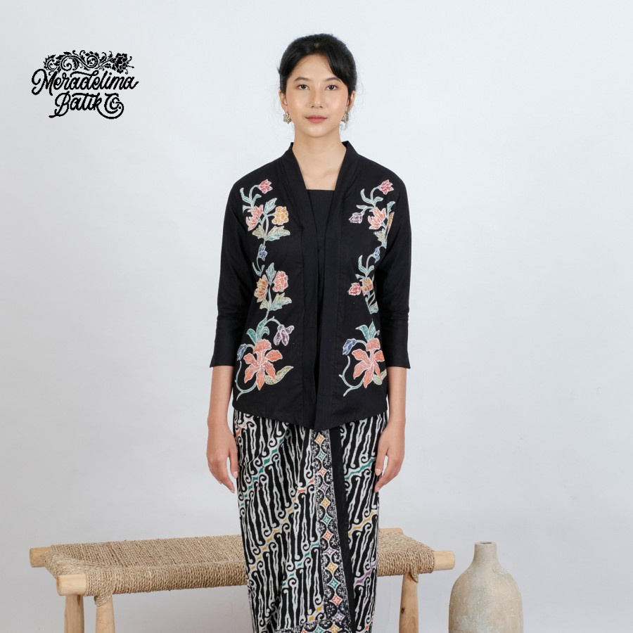 Kebaya Batik Encim Malia Lengan 7/8 Meradelima Katun Hitam