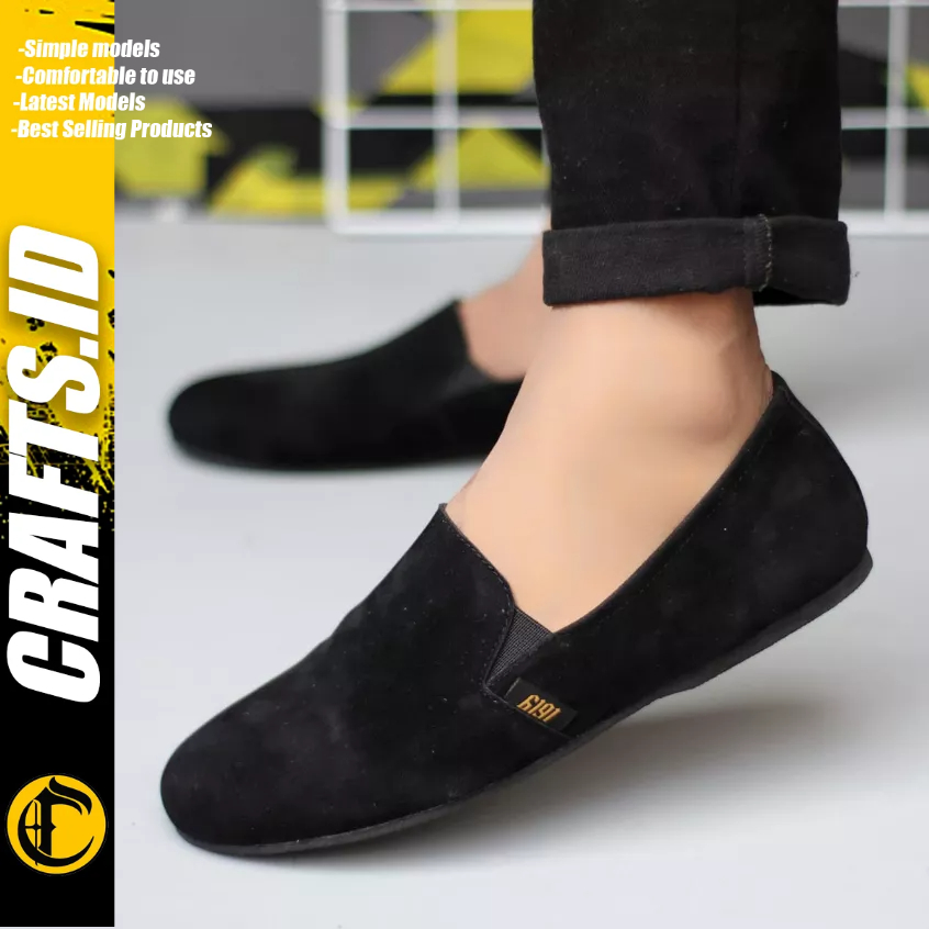 CRAFTS - Sepatu Slip-on Casual Full Hitam Pria