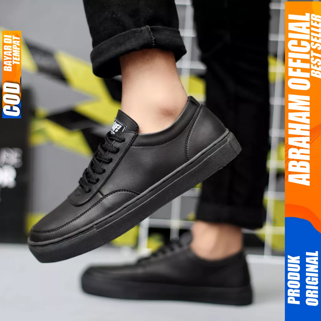 Sepatu Casual Sneakers Hitam Formal Pria