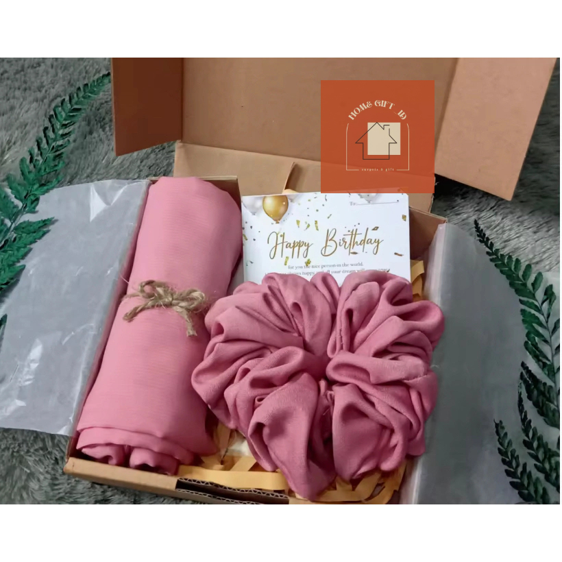 Hampers Gift Box Hijab/ Hampers Gift Box Cewek/ Hampers Gift Box Ulang Tahun/ Hampers Gift Box Wisud