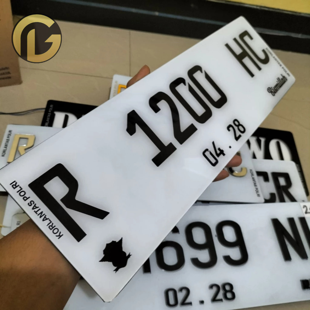 Plat Mobil Putih Timbul Hitam Font Terbaru
