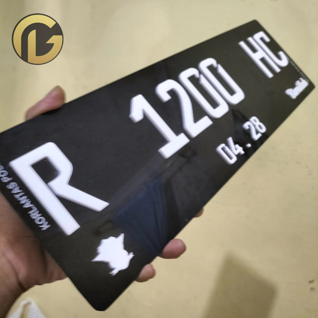 Plat Mobil Hitam Akrilik Font Terbaru