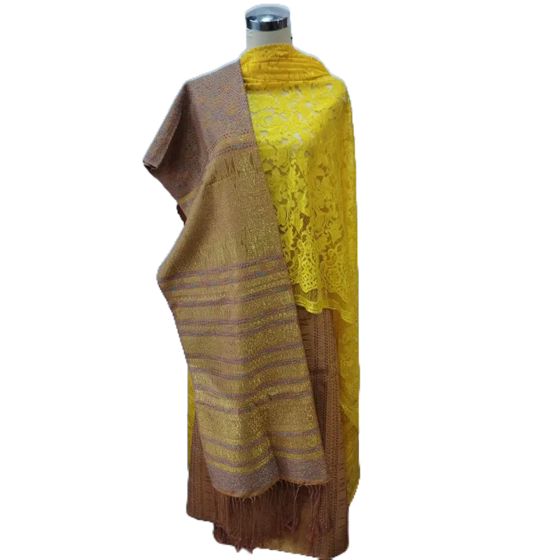 Tumtuman Tanpa Sambungan Warna Cokelat Pelangi Gold plus kebaya semi prancis kuning